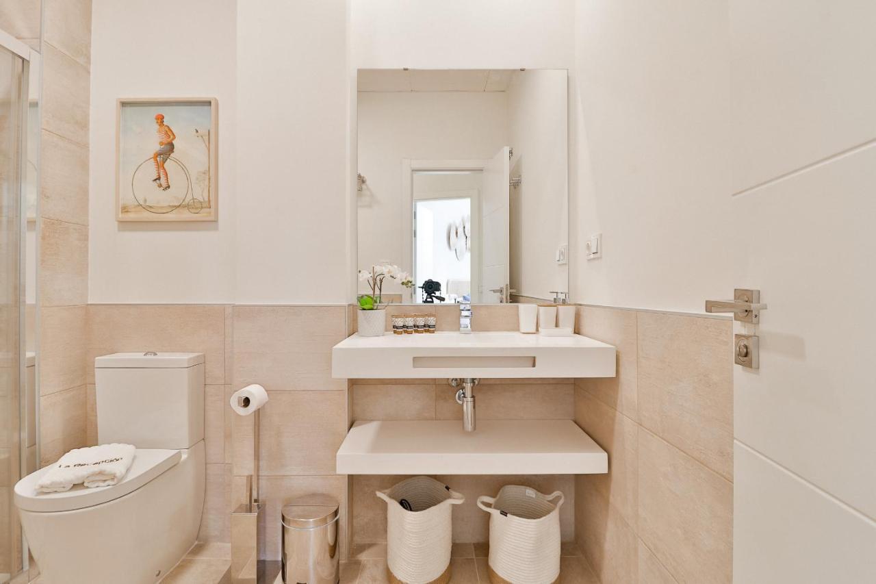 C74 - Marvelous 3 Bedroom Apartment In Historical Málaga Eksteriør bilde